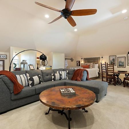 The Plantation House Boutique Inn Pflugerville Esterno foto