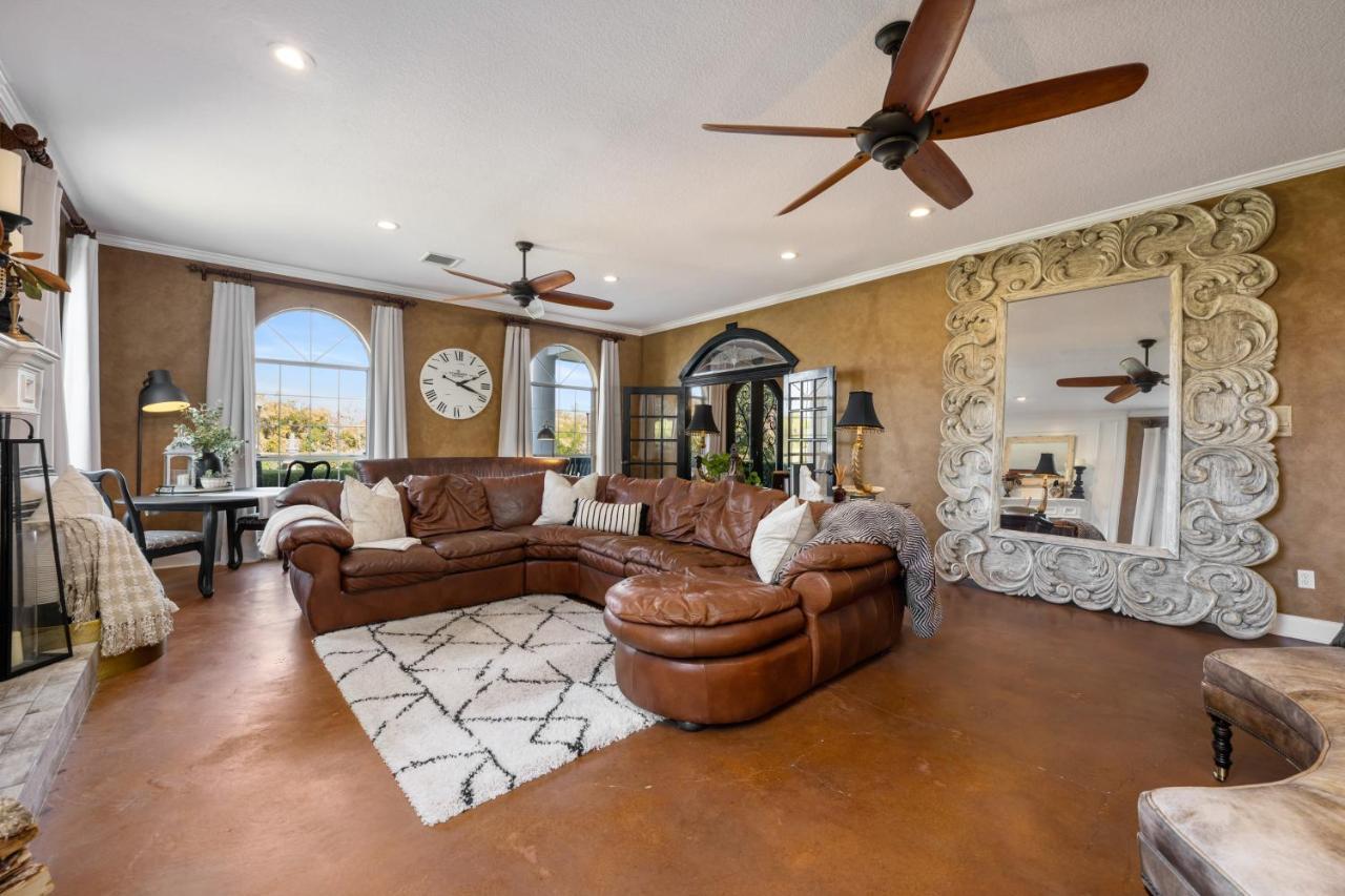 The Plantation House Boutique Inn Pflugerville Esterno foto