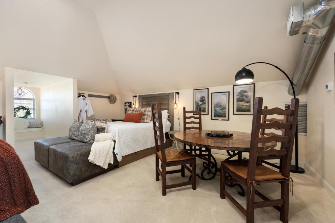 The Plantation House Boutique Inn Pflugerville Esterno foto