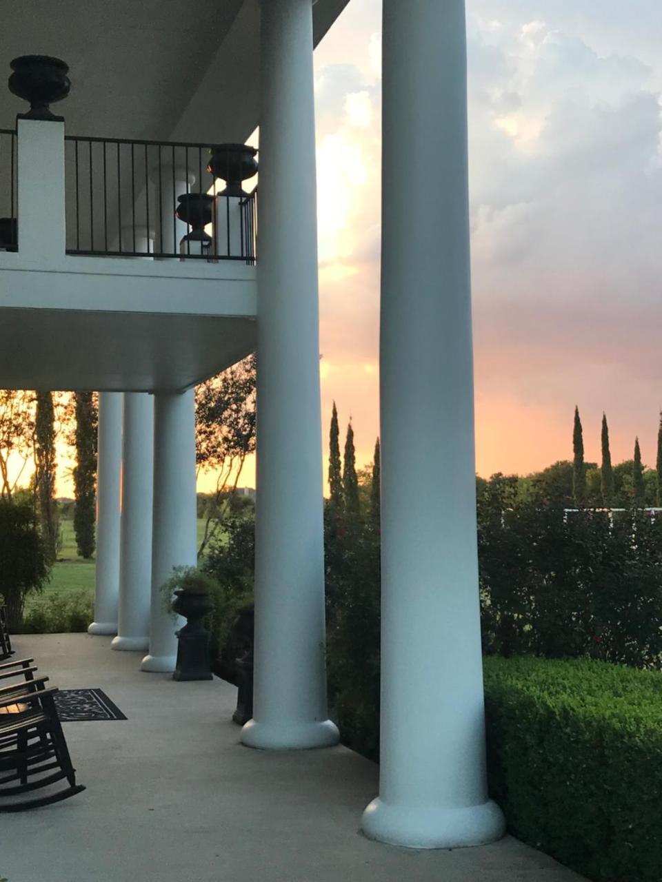 The Plantation House Boutique Inn Pflugerville Esterno foto