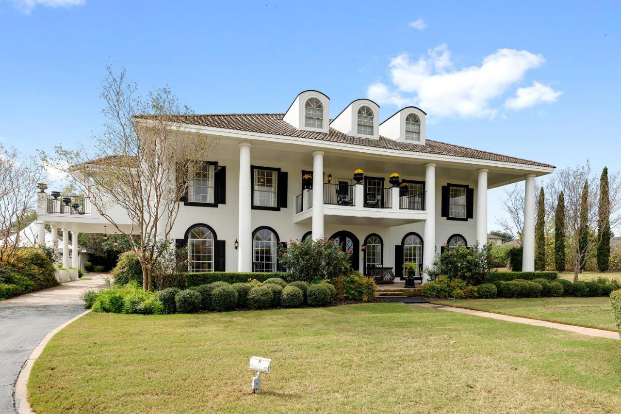 The Plantation House Boutique Inn Pflugerville Esterno foto